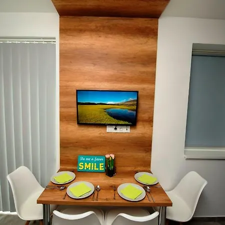 Lakefive 아파트